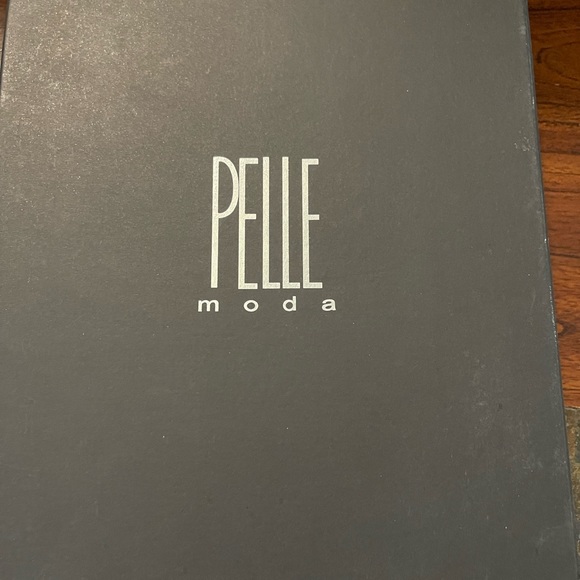 New Pelle Moda high heels pump size 5.5. Snake pattern. - Picture 8 of 9